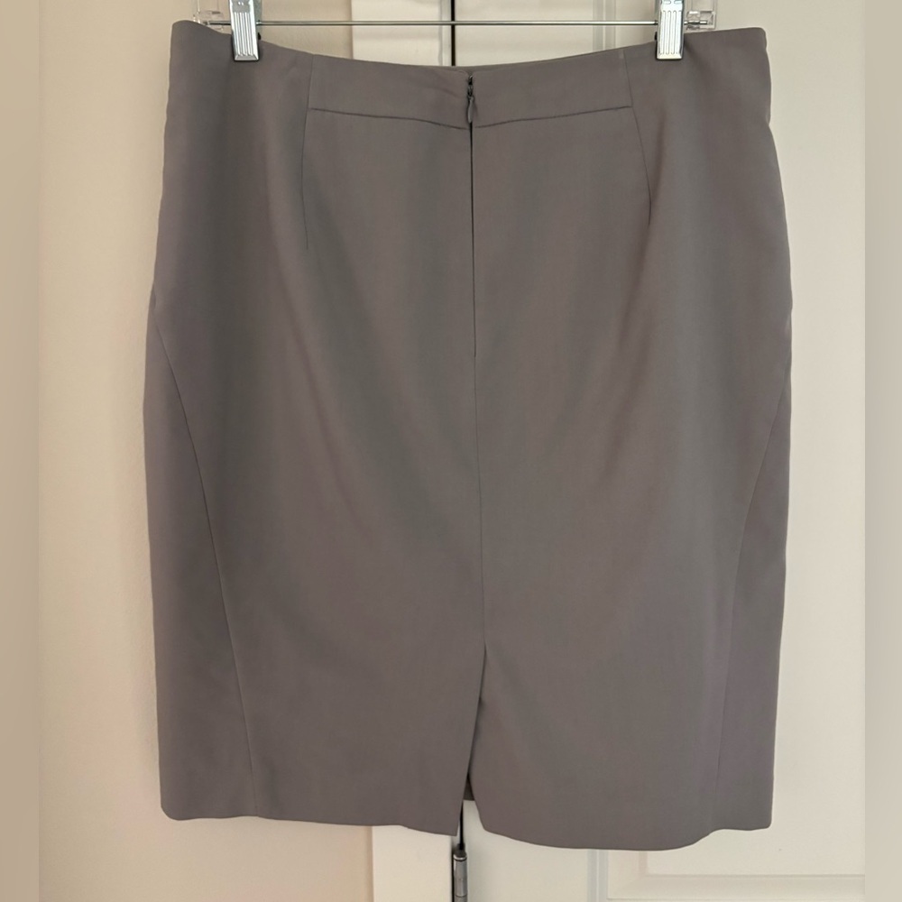 Ann Taylor Gray Pencil Skirt Size 10, Fully Lined - Picture 3 of 9